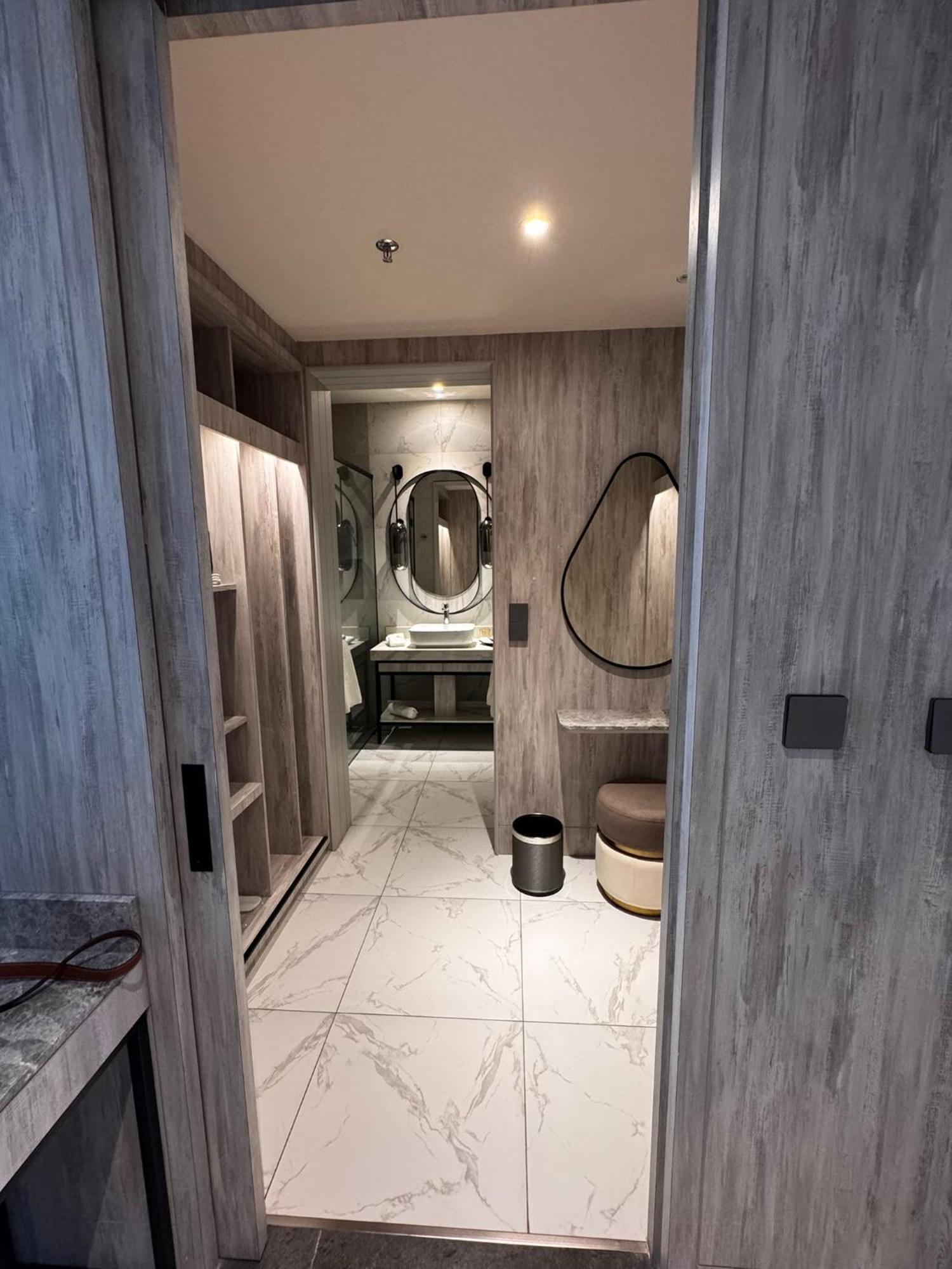 Fifth Avenue 5* George Town